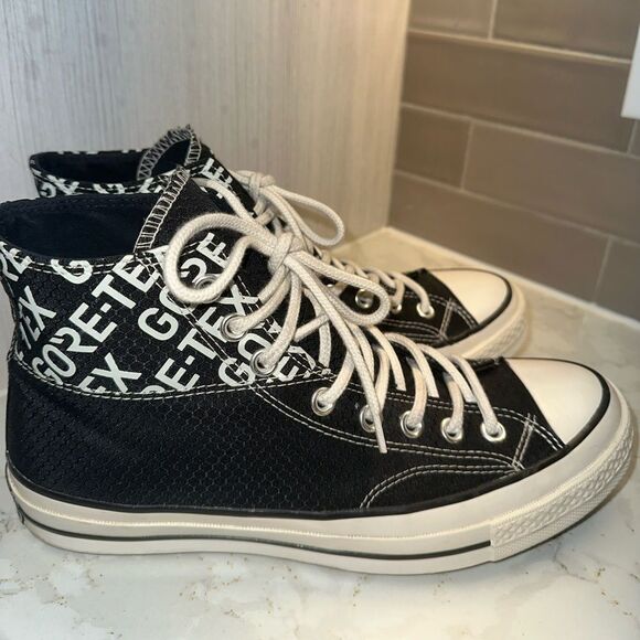 Converse Chuck 70 GORE-TEX High Top Black Mens 

Black and White High-Top - Picture 1 of 8